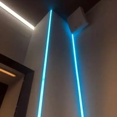 Aluminium profiel ingebed vanuit de hoek voor led lint ondoorzichtige witte hoes