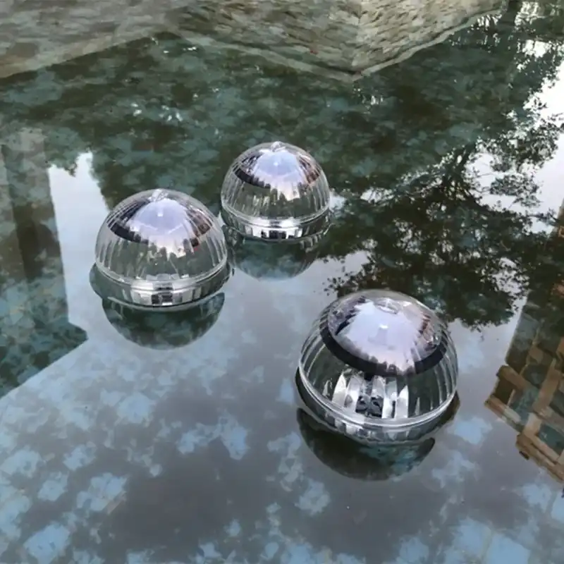 Lumière pour piscine flottante