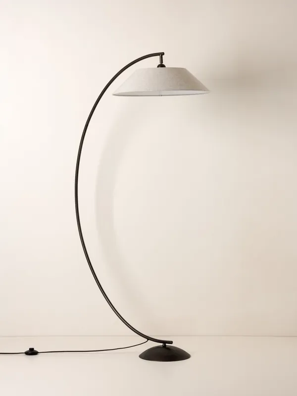 Finlay Moderne Stehlampe aus Metall