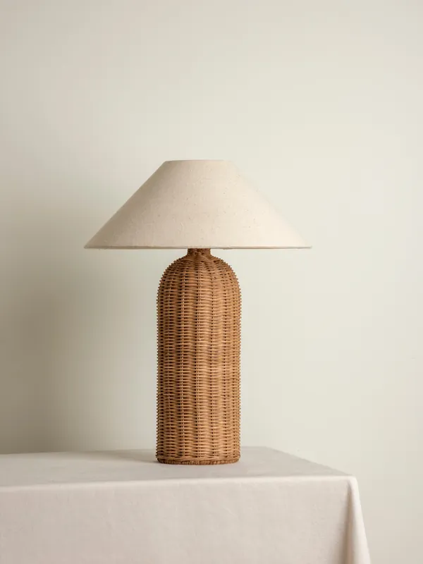 Ensia große Tischlampe aus Rattan