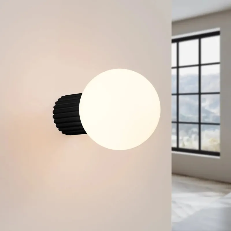 HALO black wall light IP44