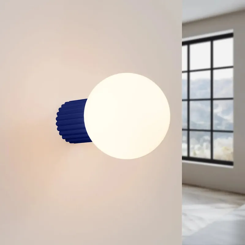 HALO ultramarine wall light IP44