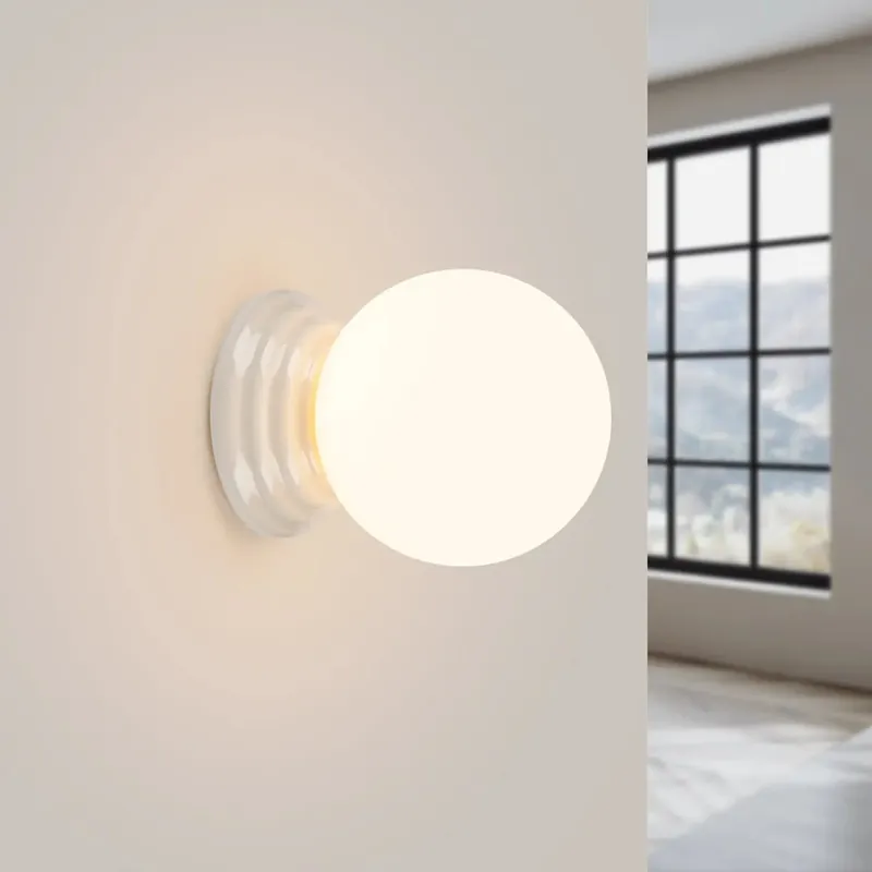 ZORI wall light, white, IP44