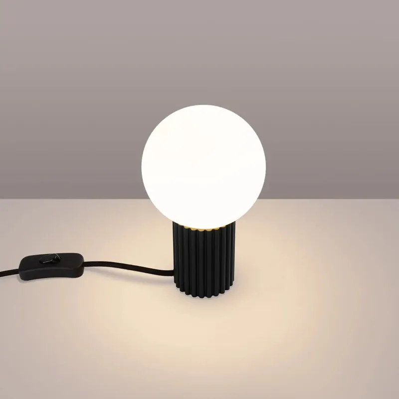 HALO black table lamp