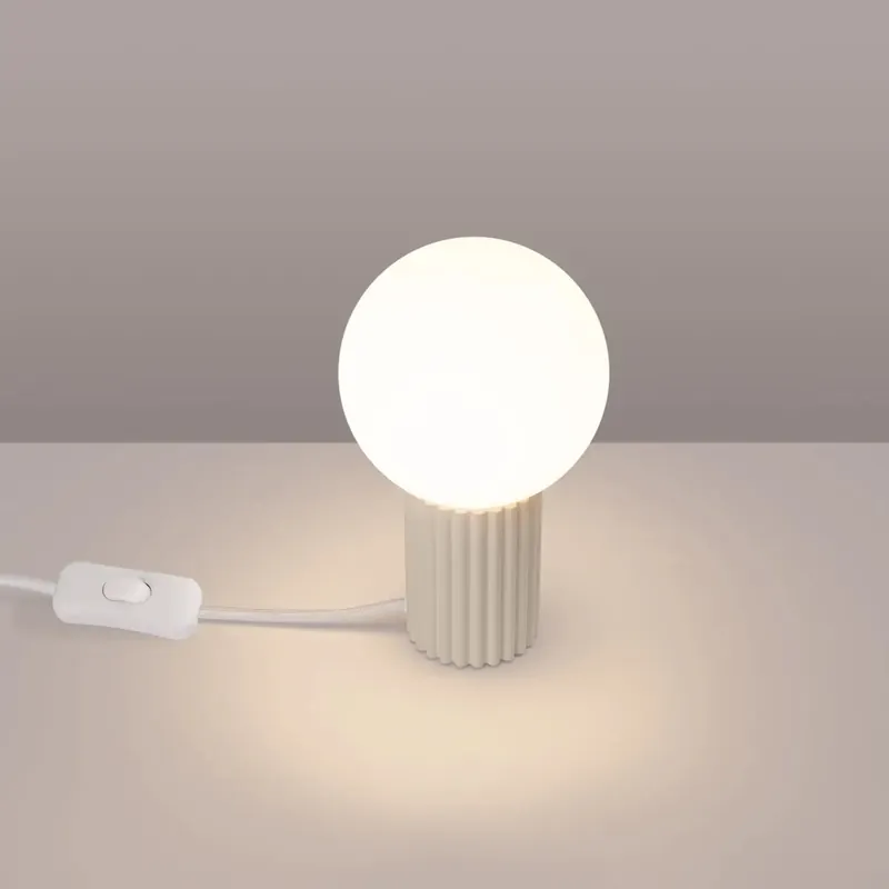 HALO beige table lamp