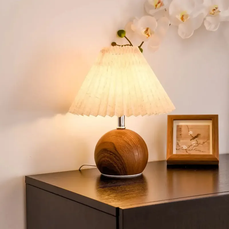 Bedside Lamp | PLIPLISSE