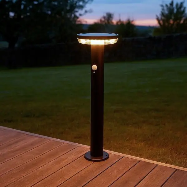 Lot de 6 bornes solaires MIRAMAR avec détecteur de mouvements H50cm