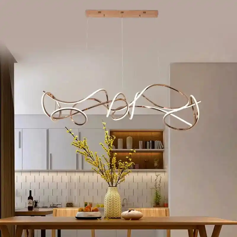 Lustre Or pour un Éclairage Intérieur Moderne