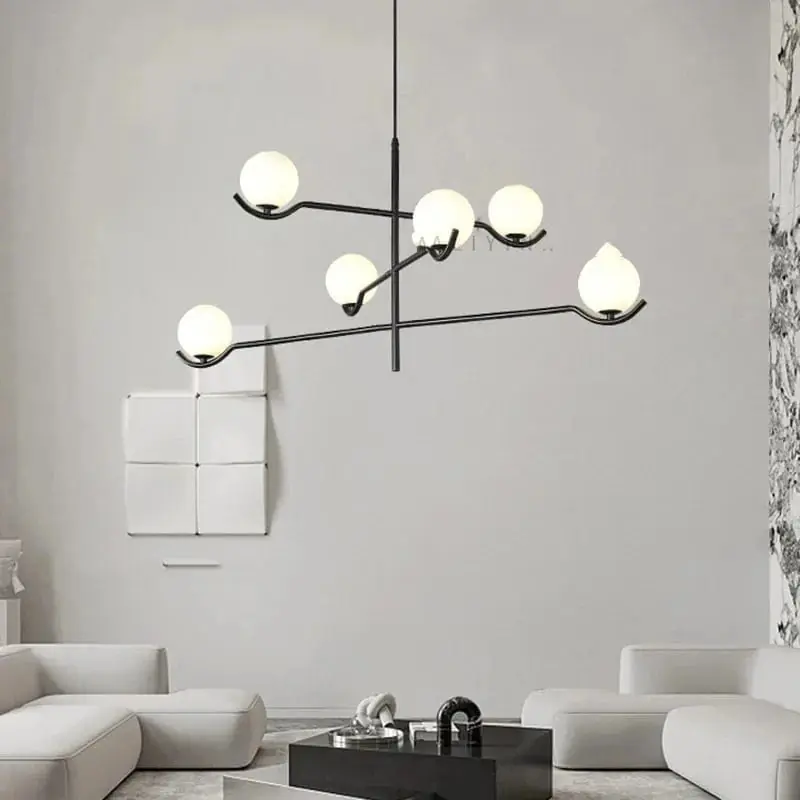 Lustres et lampes suspendues pour une décoration intérieure lumineuse et tendance