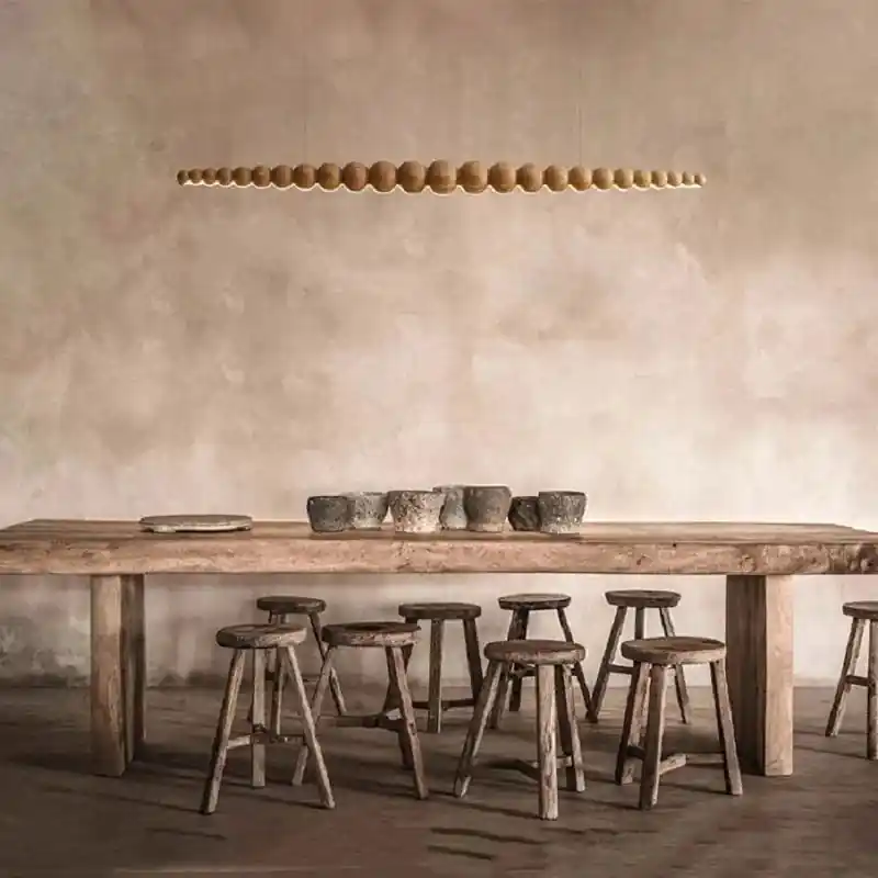Lampe suspendue en bois moderne pour îlot de cuisine : éclairage linéaire LED