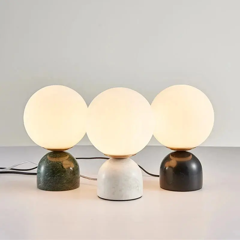 Lampe de table LED en verre et marbre - Luxe Illuminé