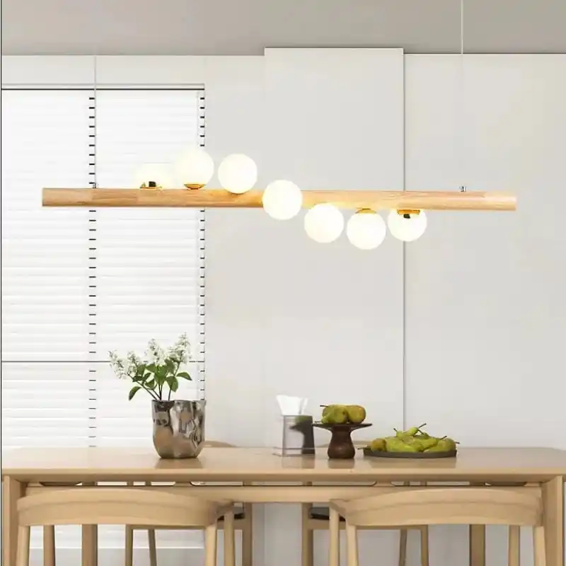 Lustre suspendu en bois massif et boules de verre blanc lait - Design Luxe
