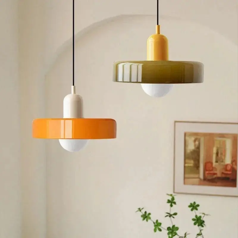 Suspension en verre nordique sucrée