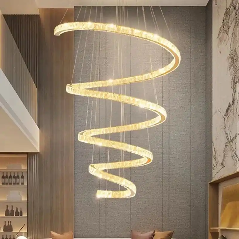 Escaliers modernes d'Anneau avec Lumières Pendantes pour le Salon et Lustres pour la Salle à Manger : Éclairage Intérieur Léger