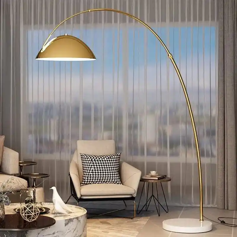 Lampadaire moderne et épuré en fer