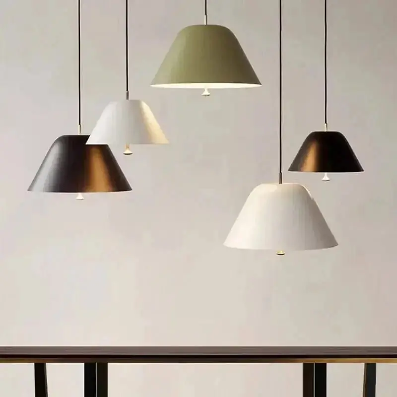 Suspension en fer au design nordique avec LED