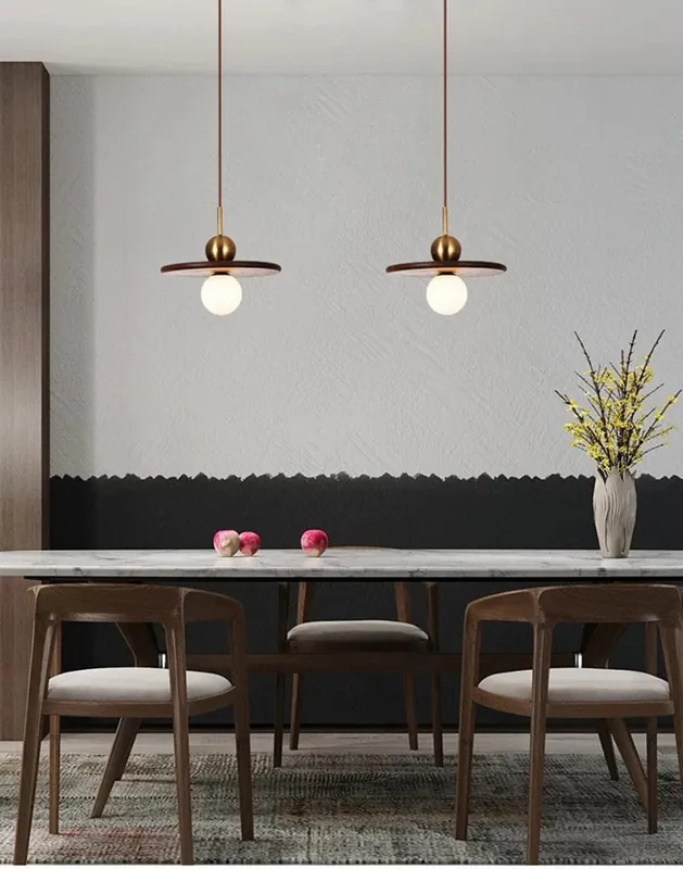 Lustre rond nordique en bois massif de noyer - Collection Scandinave