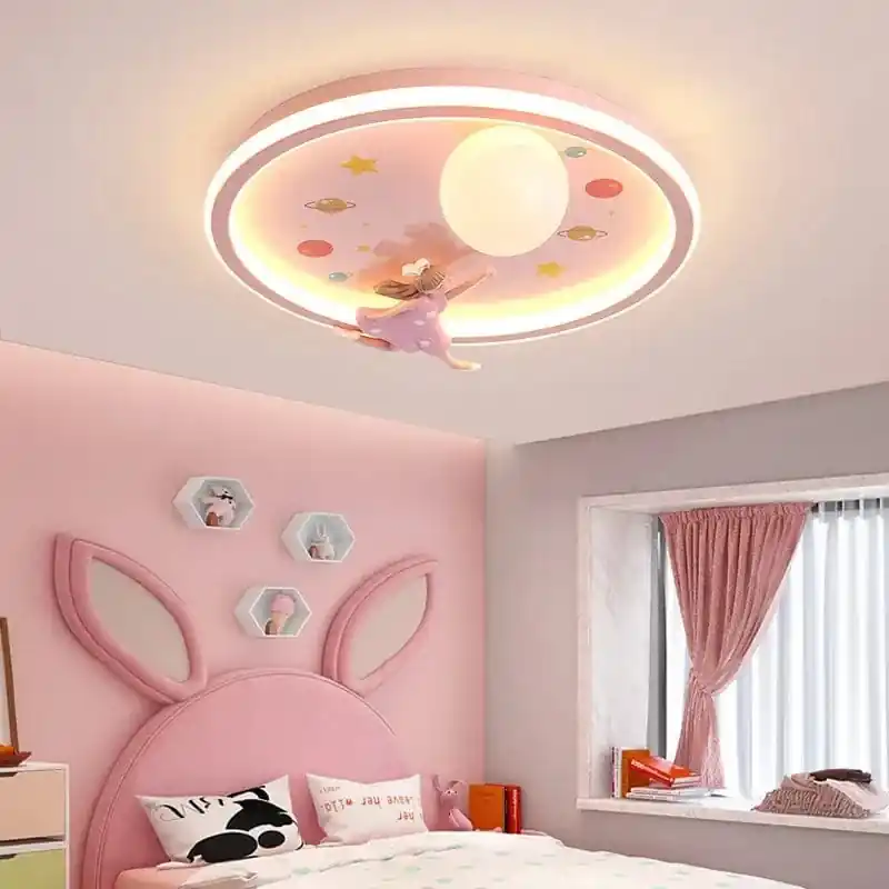 Lampe de plafond pour chambre d'enfant au design moderne et animé