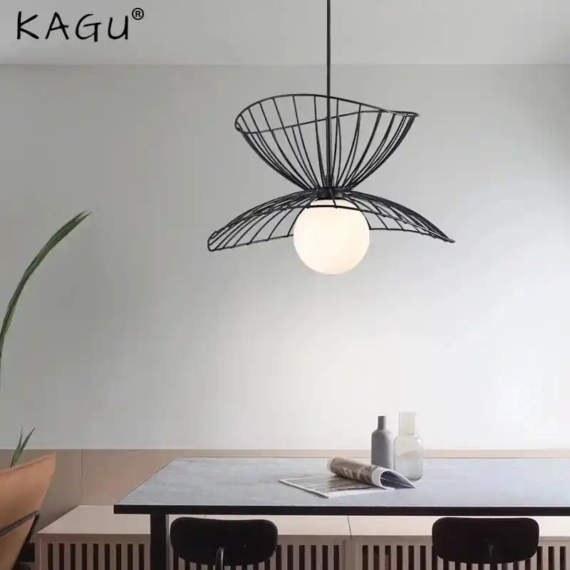 Restaurant Nordique Moderne Minimaliste: Déco Chaleureuse et Épurée