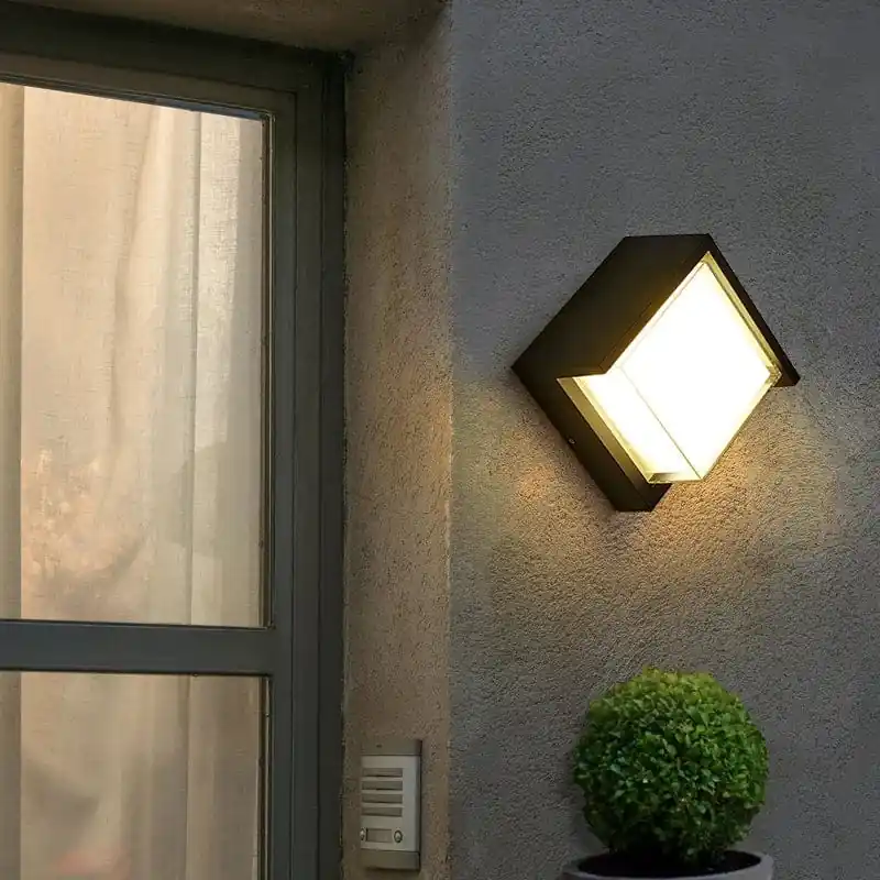 Éclairage mural extérieur moderne en aluminium - Lampe design pour porche, balcon et terrasse