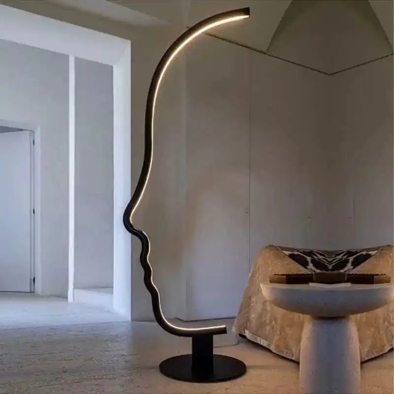 Lampe LED nordique pour la maison : visage humain de style scandinave