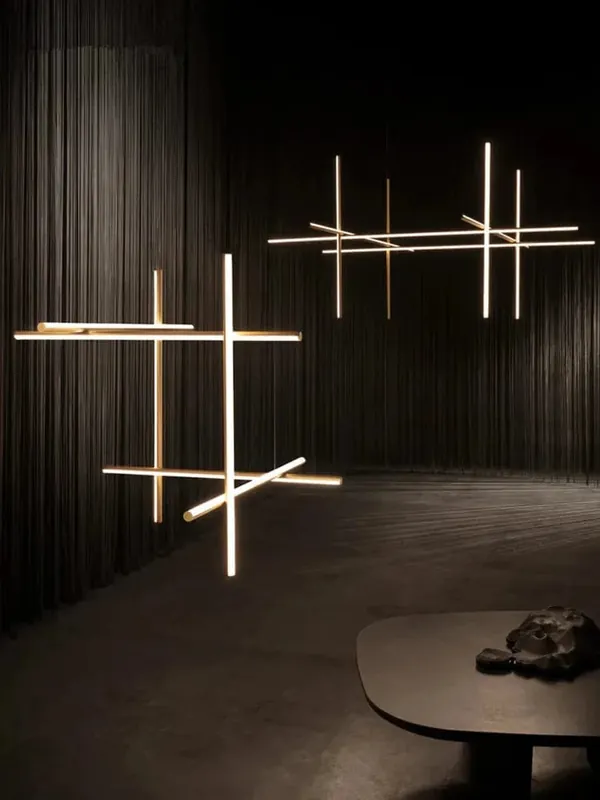 Plafonnier LED linéaire moderne \\"Made in Italy\\" pour décoration haut de gamme de l'hôtel et de la salle à manger
