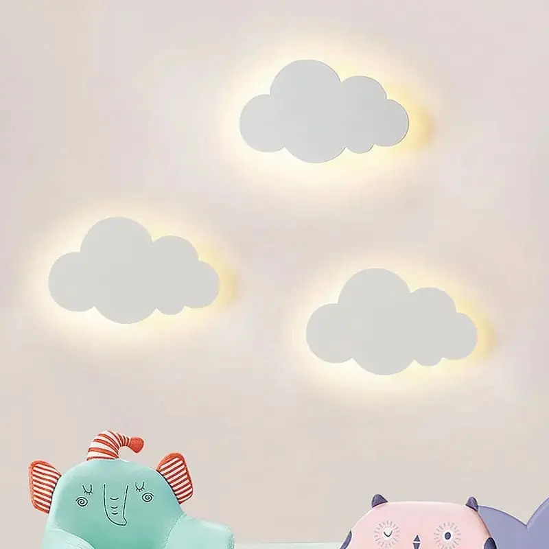 Applique murale en forme de nuage pour une chambre de bébé dans les nuages