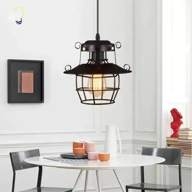 Lustre rétro vintage en fer forgé industriel pour décoration intérieure de café ou restaurant