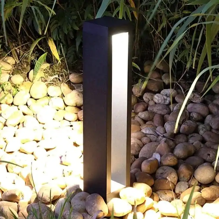 Lampadaire LED étanche pour éclairage de jardin en extérieur