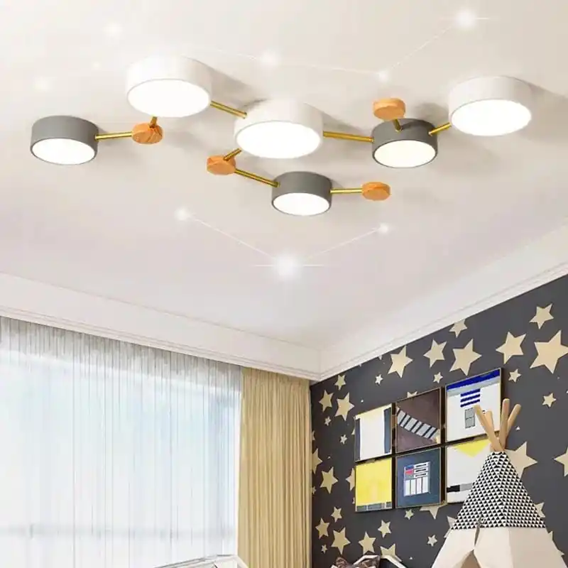 Plafonnier LED en bois : design nordique moderne