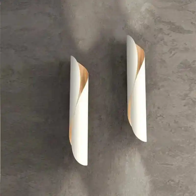 Applique murale en aluminium contemporaine