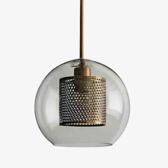 Suspension LED en verre avec lampe dorée.