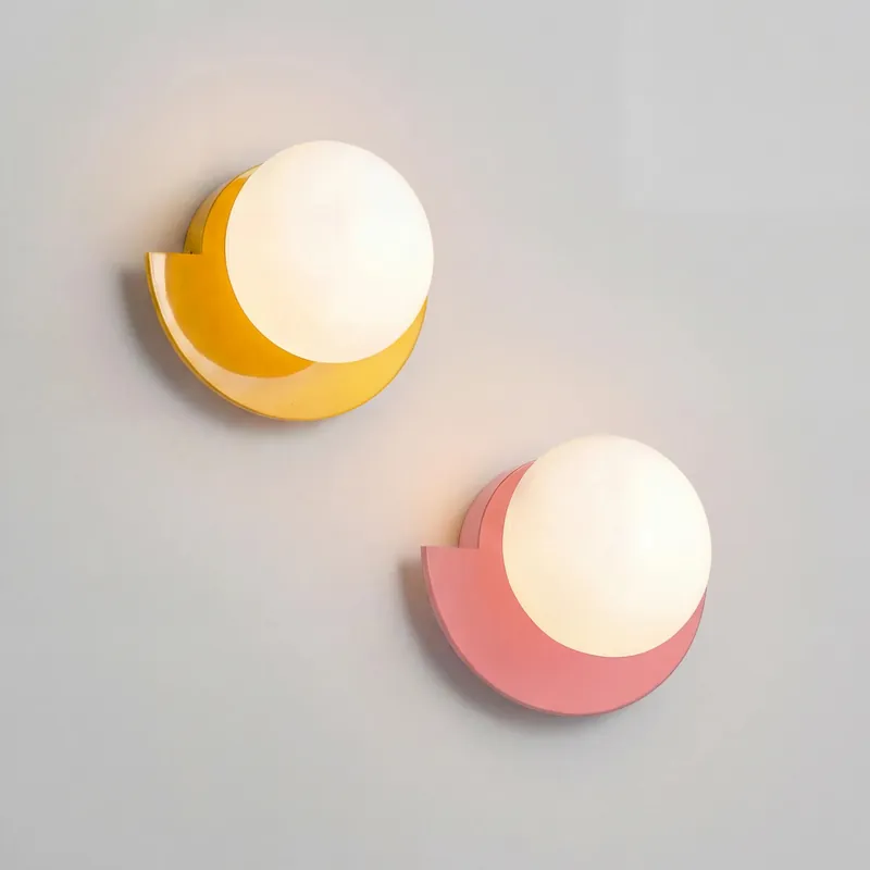 Lampe C.Wall colorée minimaliste Linus