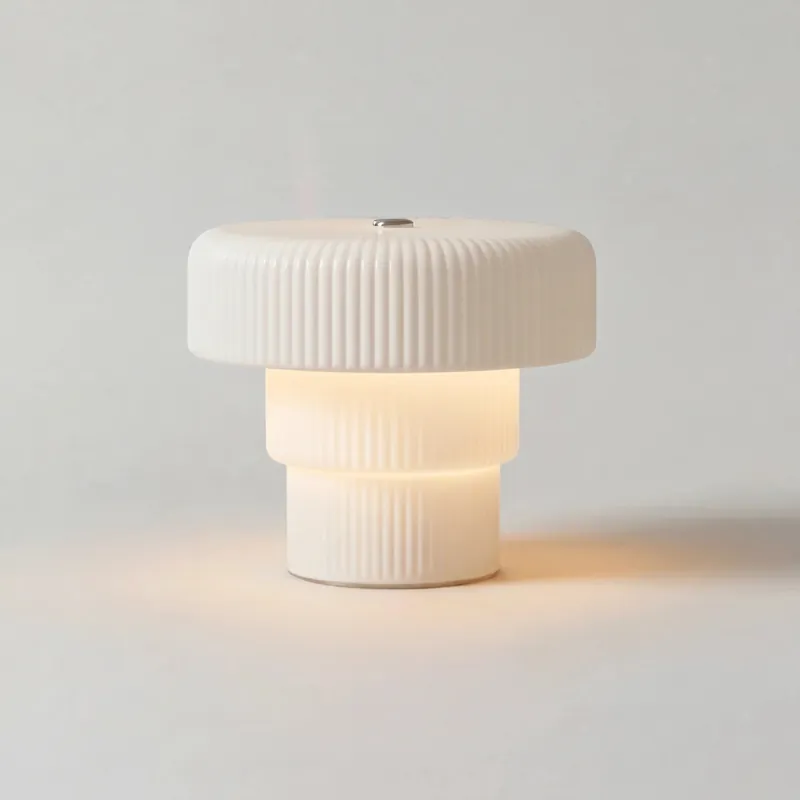 Lampe de table portable en verre soufflé minimaliste Cora