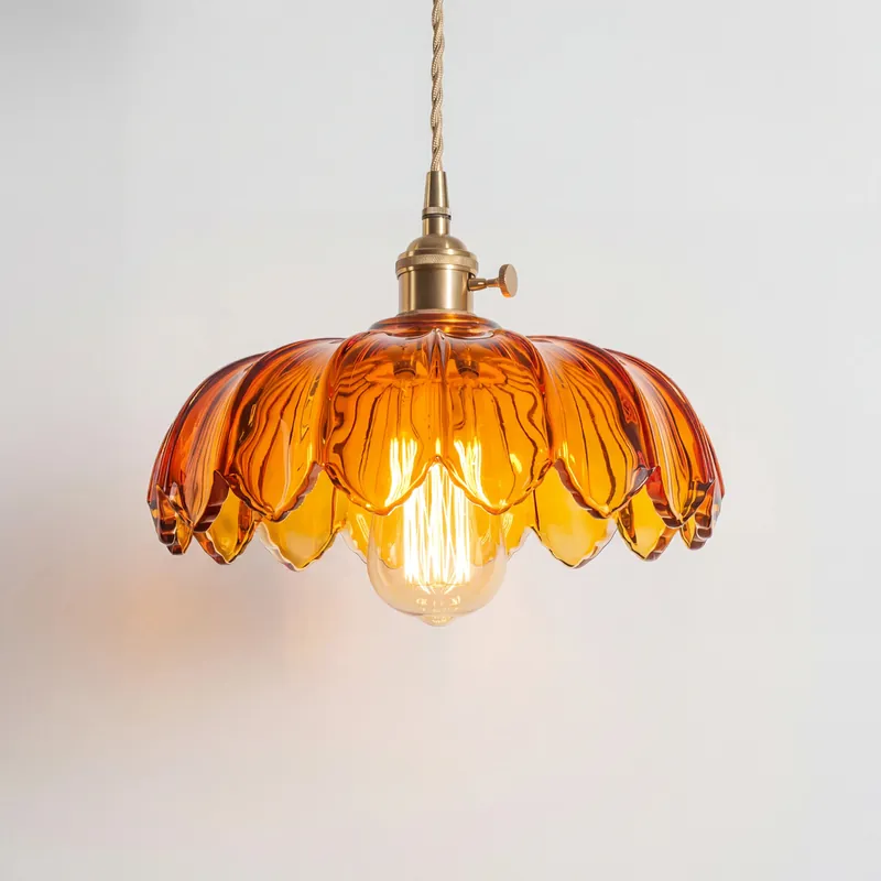Suspension florale en verre vintage Dorian en forme de pétale de tulipe