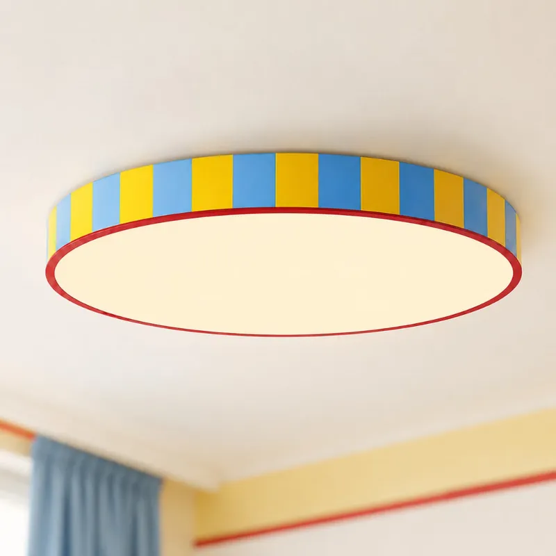 Plafonnier rond moderne en métal rayé Mavis