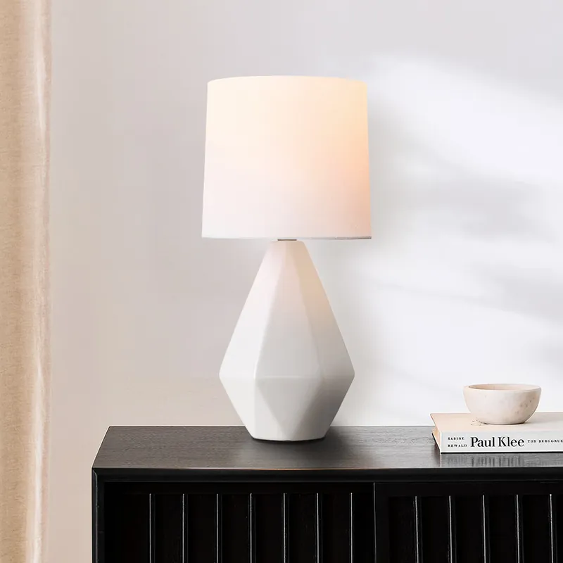 Bassez weiße Keramik-Tischlampe