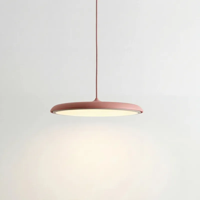Avery Macaron verstellbare Metall-Pendelleuchte