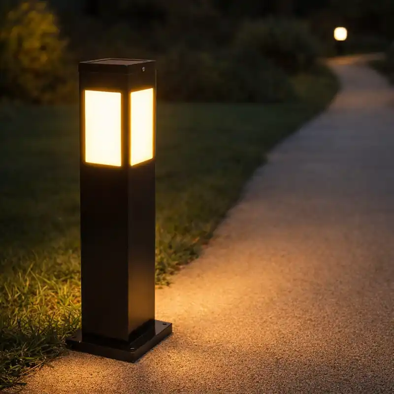Zonne LED Beacon 2700ºK Paneel: 6V/3W Battery: 3.7V/4000MaH Remote Control [HO-ZonneLAWNLIGHT-03]