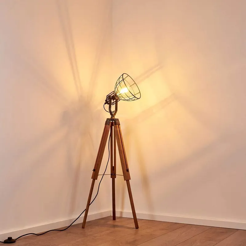 Lampadaire Trepied Esprit Industriel
