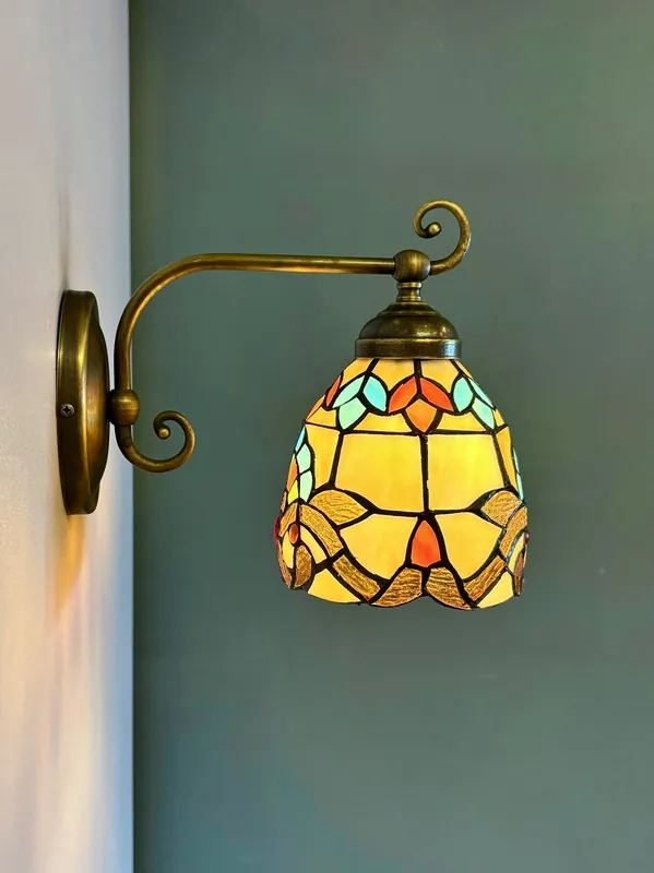 CORUCHE TIFFANY I Traditional Brass Wall Sconce