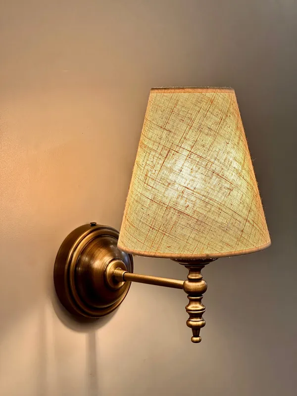 Applique Murale Traditionnelle en Laiton CORUCHE - Luminaire, Éclairage Murale, Lumière Murale, Lumière Classique, Éclairage Victorien, Applique en Céramique