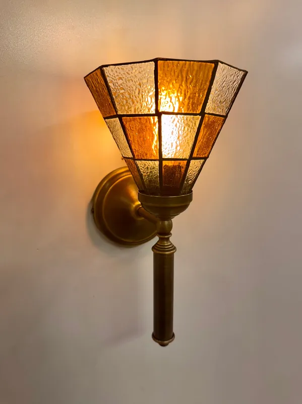Applique Murale Traditionnelle en Laiton CORUCHE - Luminaire, Éclairage Murale, Lumière Murale, Lumière Classique, Éclairage Victorien, Applique en Céramique