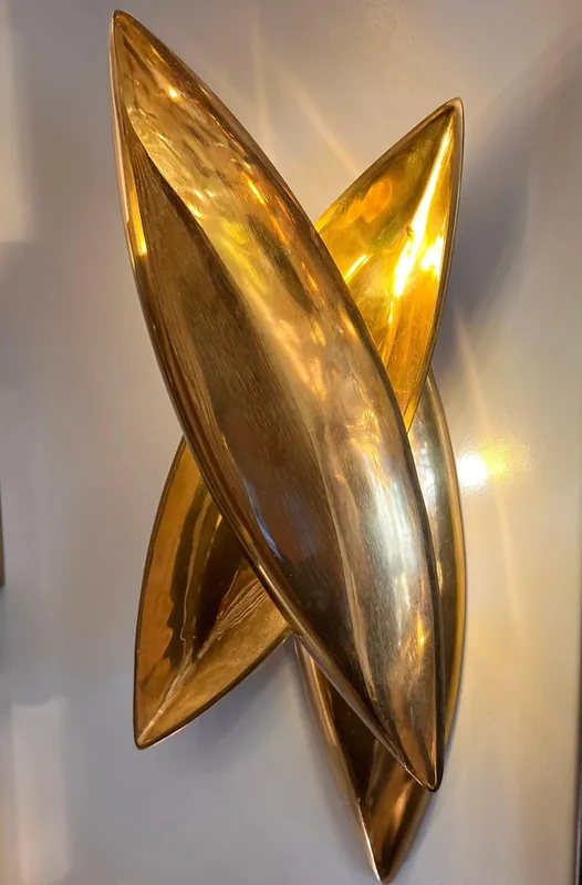 Aplique de pared escultórico de bronce macizo SEED