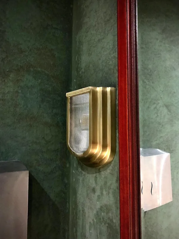 Aplique de pared de fundición de latón sólido Art Deco de PARIS