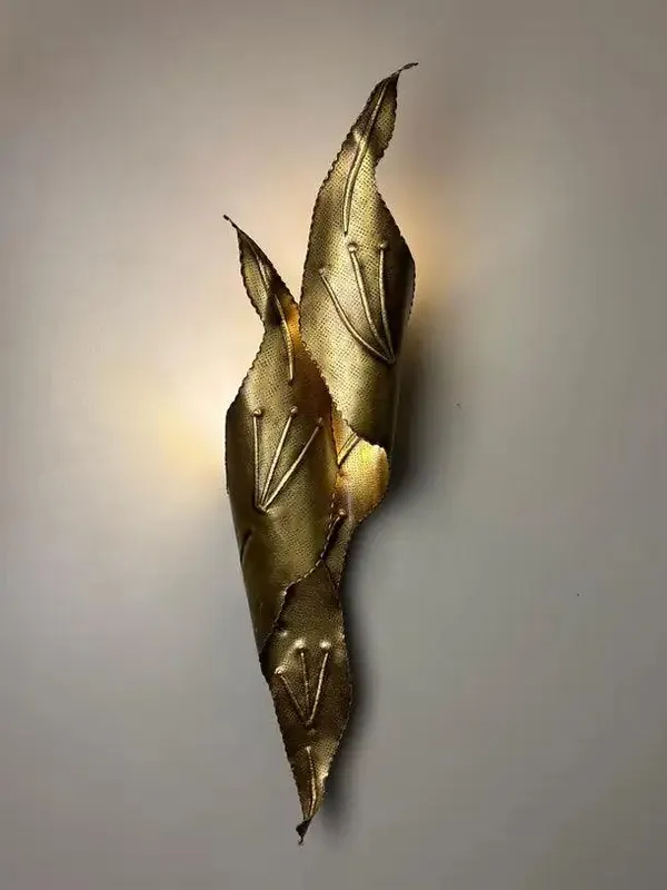 Aplique de Pared de Latón Martillado Nisia