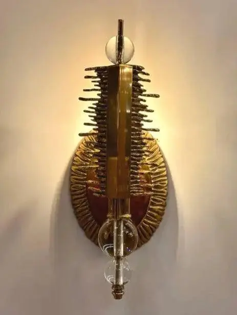 Aplique de Pared de Fundición de Bronce Cripta, Aplique Escultural, Iluminación Artística