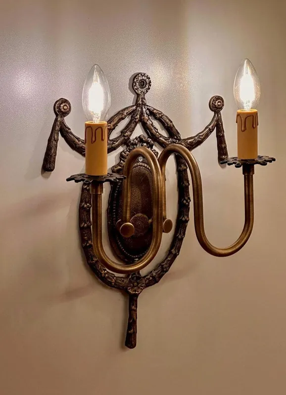Aplique de Pared Tradicional CLUNY de Bronce - Fijación de Luz, Iluminación de Pared, Luz de Pared, Luz Clásica, Iluminación Victoriana, Aplique de Cerámica