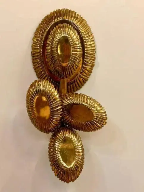 Applique da parete in ottone Huelva Flora, applique scultorea, illuminazione artistica