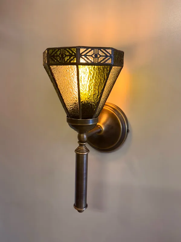 CORUCHE Applique in Ottone Tradizionale - Faretto, Illuminazione da Parete, Luce da Parete, Luce Classica, Illuminazione Vittoriana, Applique in Ceramica